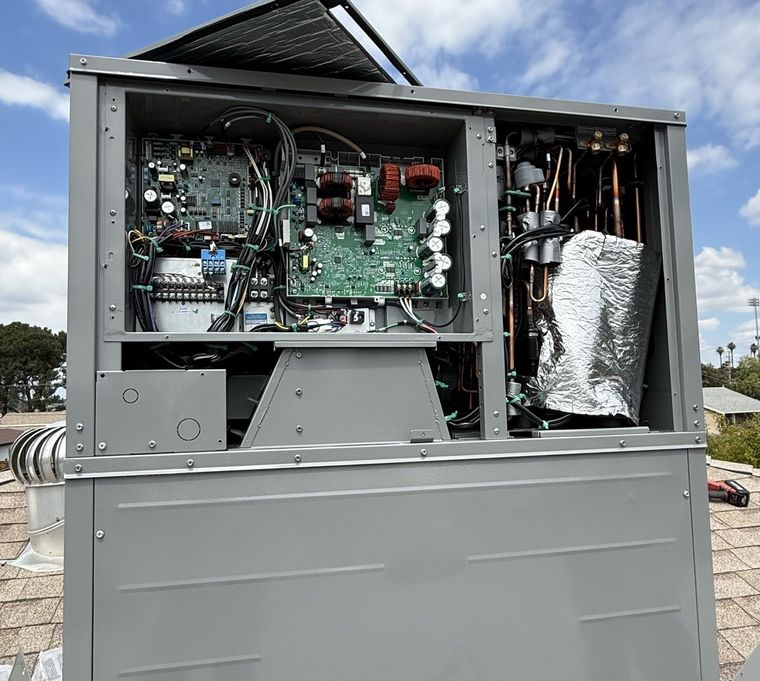 Roof condensing unit installed by Infinity Air
