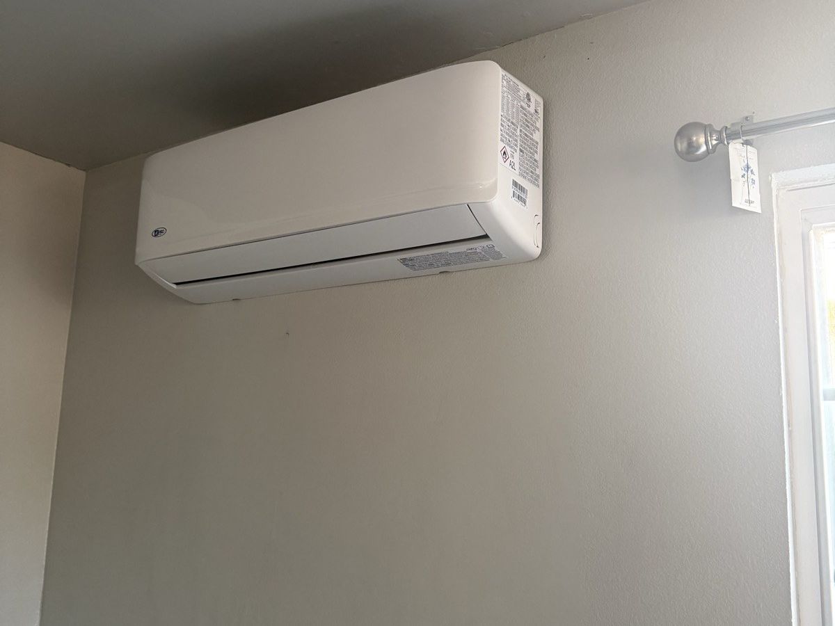 Ductless mini split indoor unit filtering indoor air